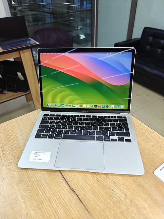 MacBook Air 13 | 8/256 | Intel Core i3 | 2020 год