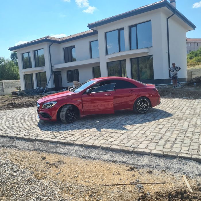 Редене на гранитни павета