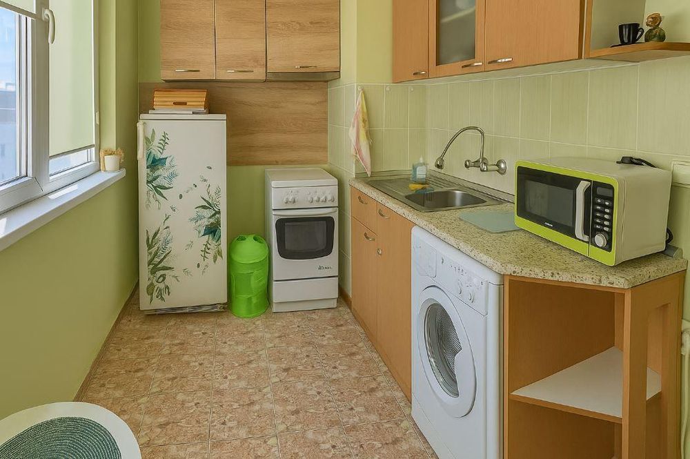 Дава се под наем Двустаен апартамент в Варна, ХЕИ - 45 кв.м за 375 € - Снимка #2