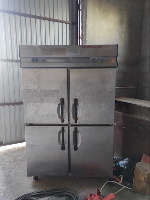 Холодильники продам