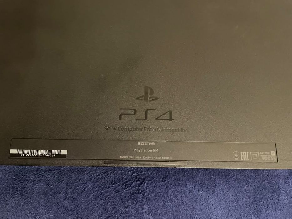 Продам приставку PS 4