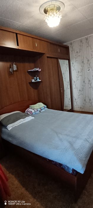 Продам спальный гарнитур