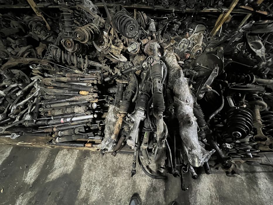 Продам на Ауди а6 рулевую рейку