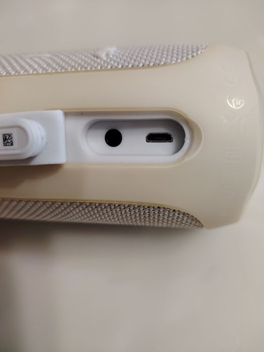 Bluetooth колонка JBL flip 4