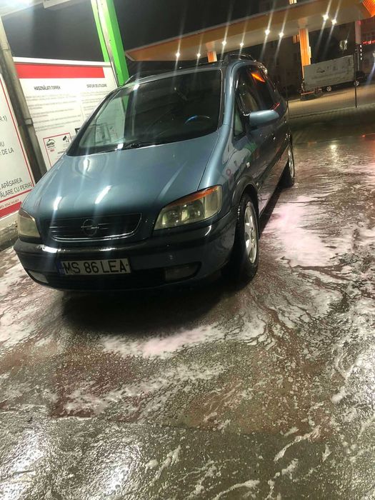 Vand sau schimb opel zafira