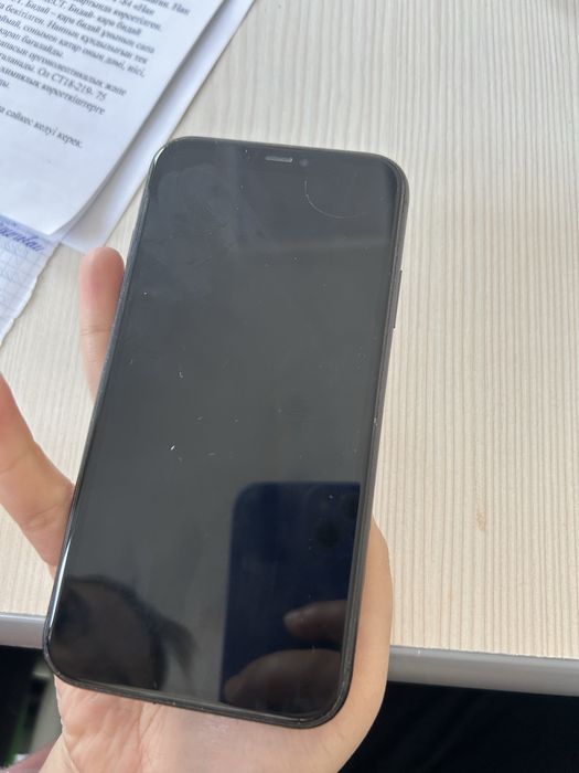 Продам айфон 11