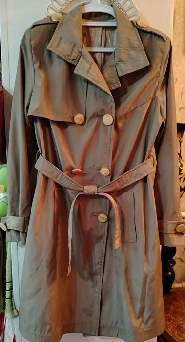 Недорого, новые плащь-тренч 44-46 раз. Манго.