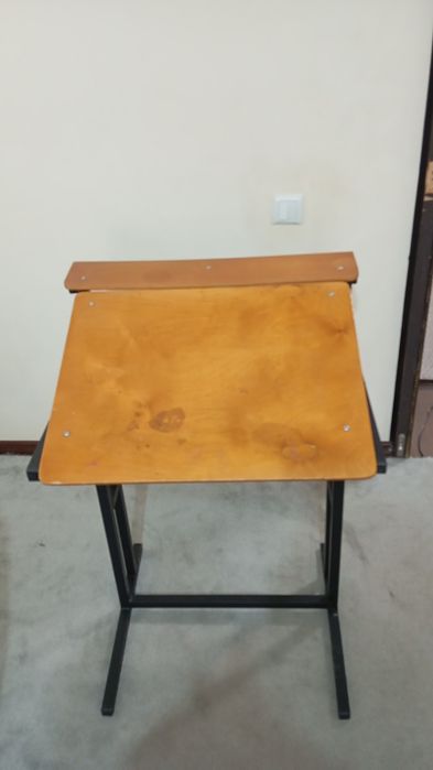 школьная парта для учебы