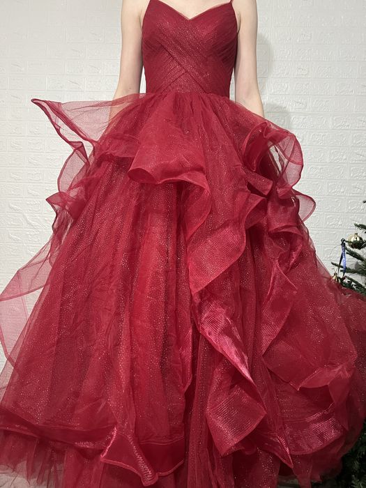 Вечернее женское платье