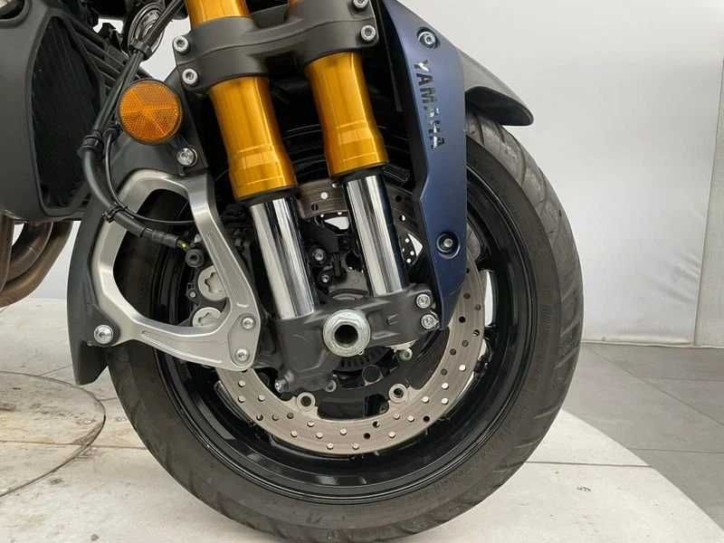 Motocicleta Yamaha Niken 2021
