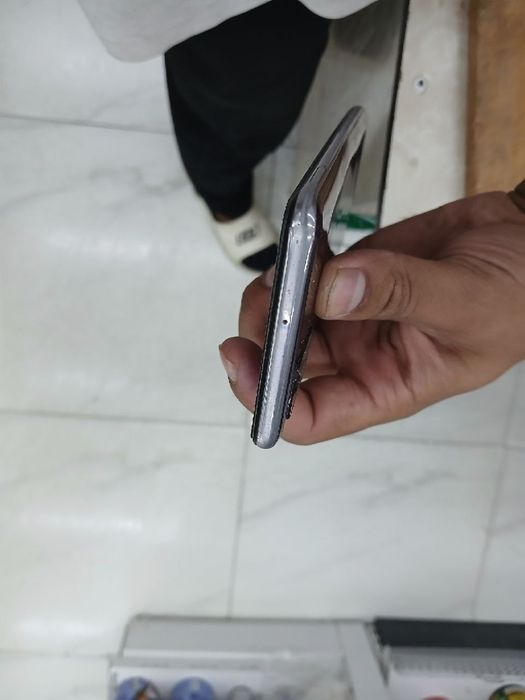 Samsung A51 ideal holatda