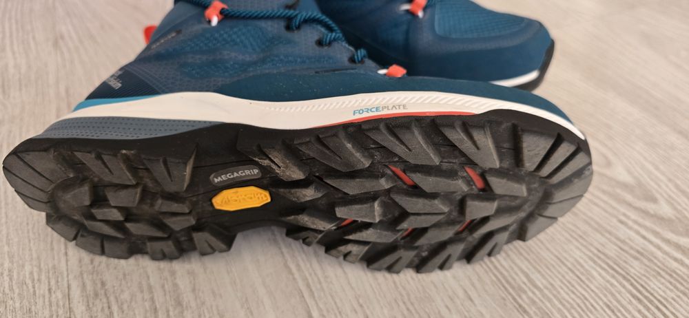 Дамски туристически обувки Jack Wolfskin