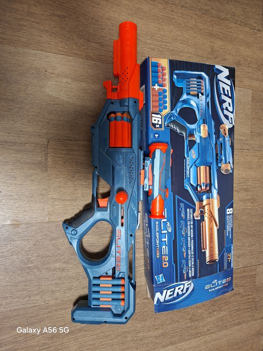 Nerf бластер-пистолет