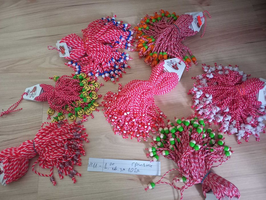 Мартеници - ръчно изработени