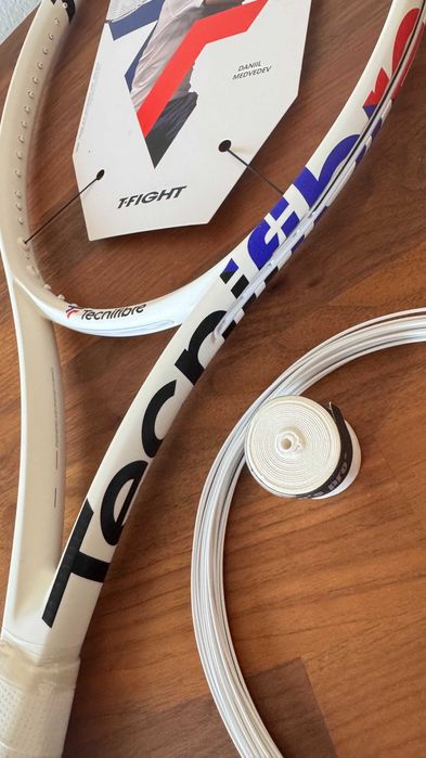 Нова Тенис ракета Tecnifibre грип 2