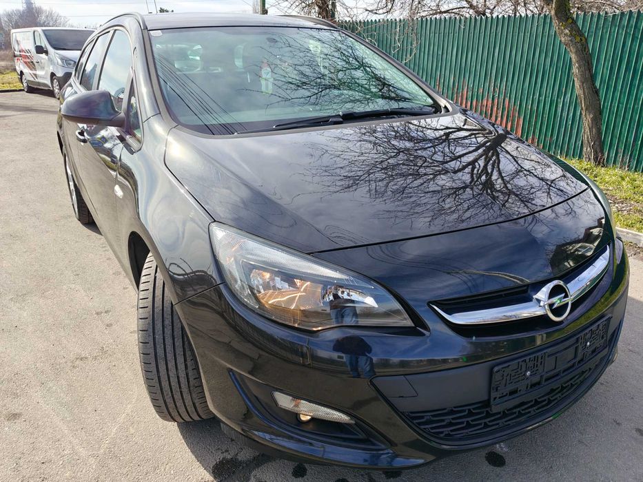 Opel Astra J 2016 Euro6  Carte service/ Rate / Garantie