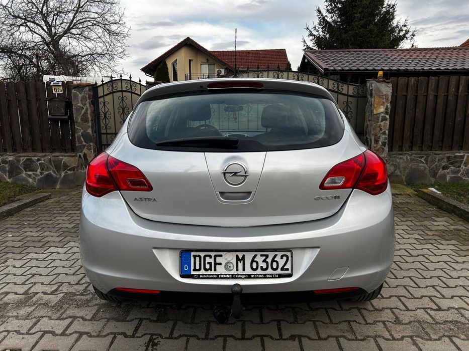 Opel Astra J   1.4 benzina