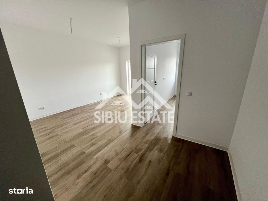 Studio intabulat finisat modern ansamblu Casian Renaissance Selimbar