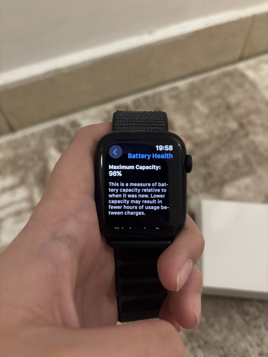 Apple Watch SE (Gen 2) 44mm Midnight