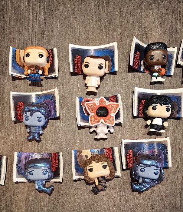 Продавам фигурки Kinder joy Stranger things