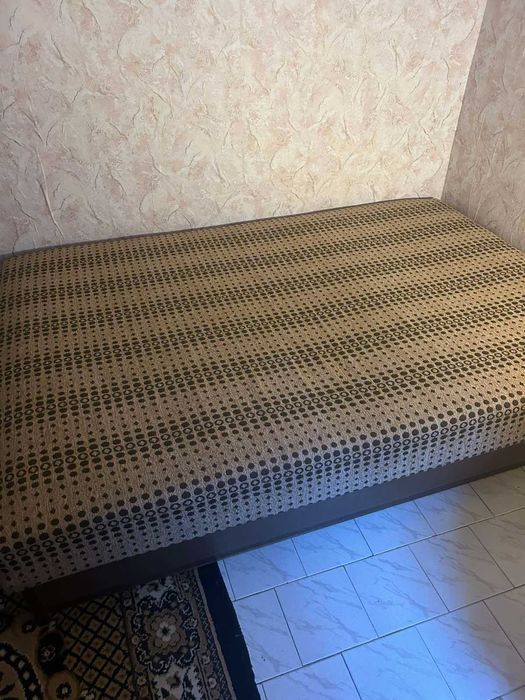 Мебели за спалня приста,ракла и килим