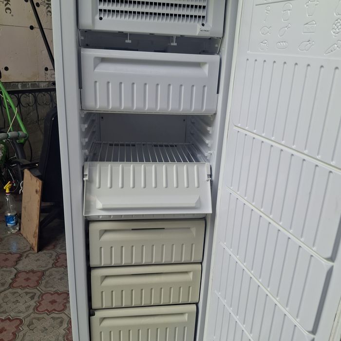 Продается морозильник Индезит