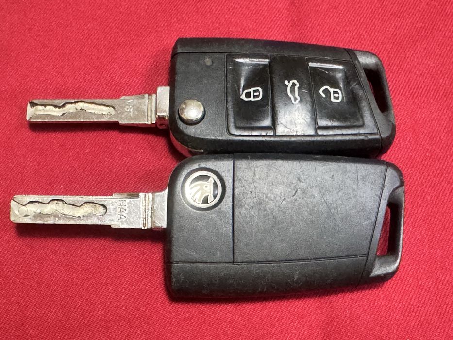 Ключ за  VW Skoda Audi Seat оригинален с 3бутона