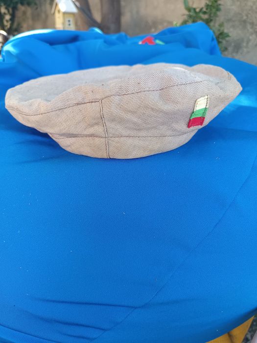 Стара шапка барета СВ и пагони