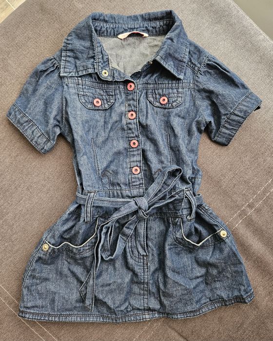 Дрешки за момиче на Guess