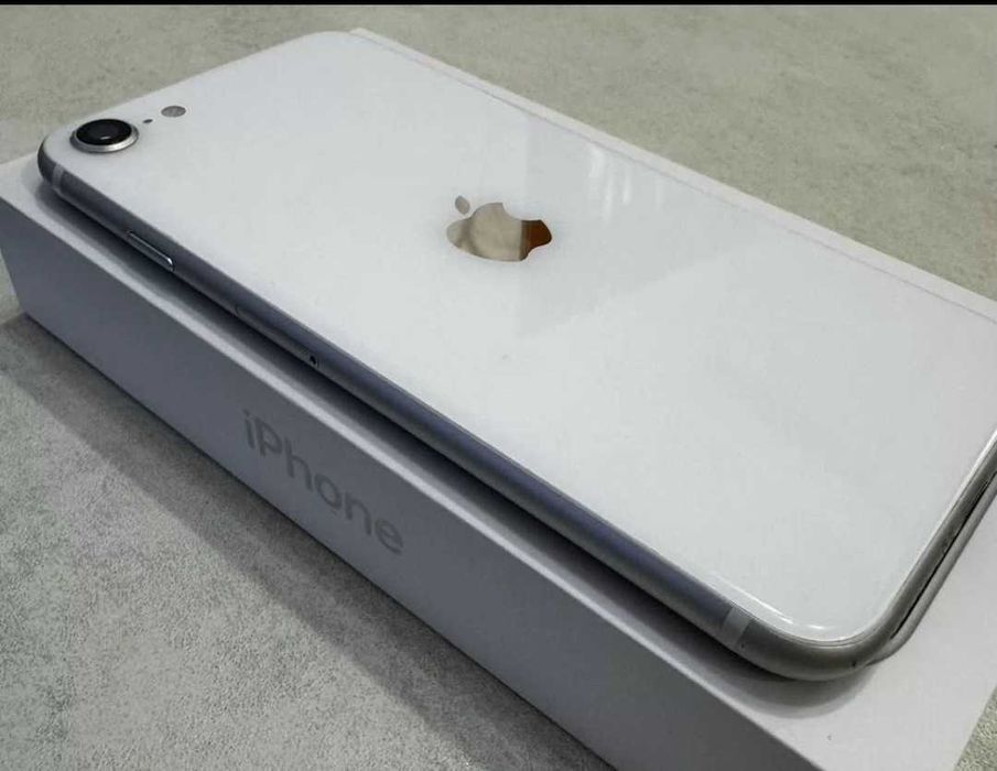 iPhone SE 2020 года (128Gb)