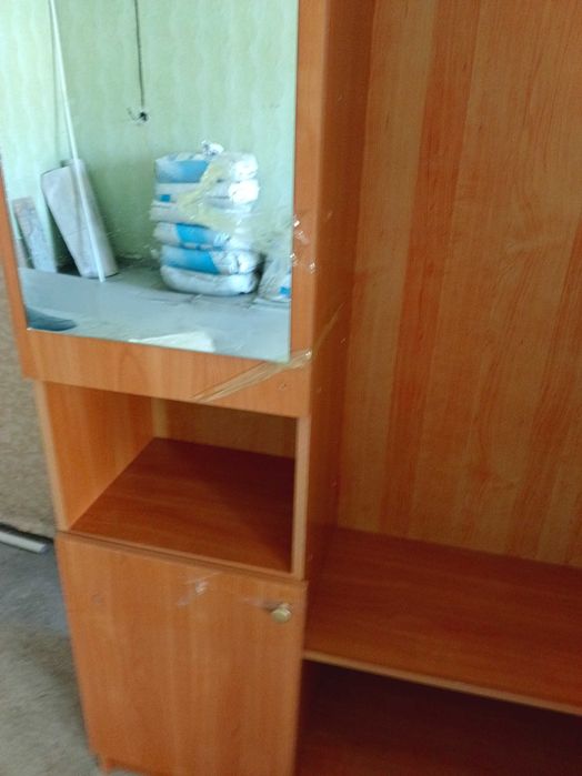 Продам прихожую (шкаф)