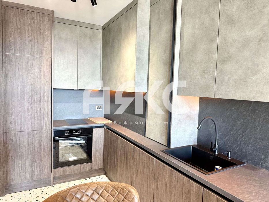 Двустаен обзаведен апартамент в кв. Кръстова вада