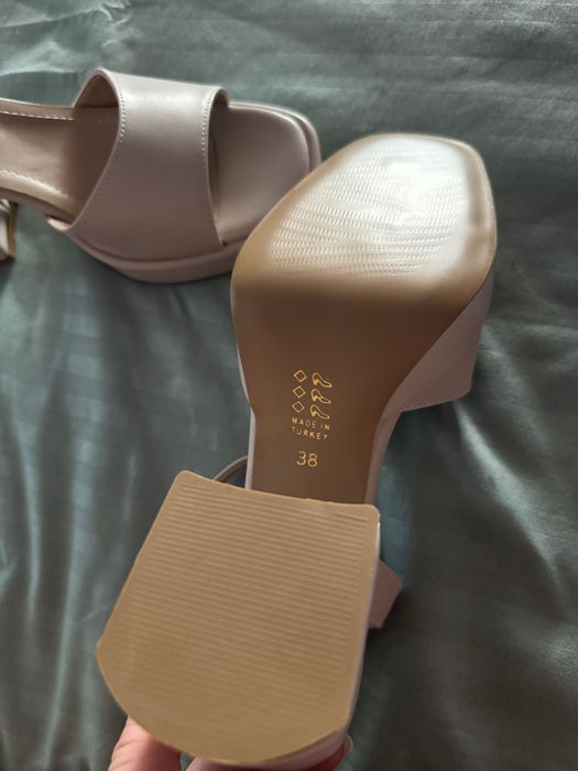 Pantofi marimea 38