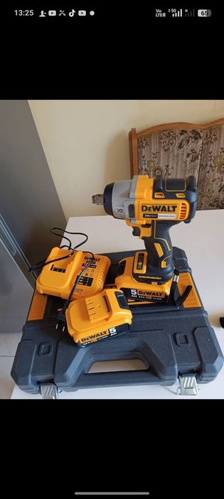 Pistol impact Dewalt cu acumulator