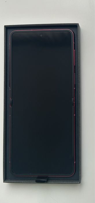 Samsung Galaxy Z Flip 7 с гаранция 21 месеца