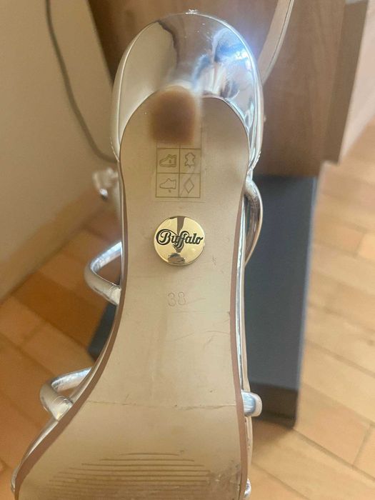 Сандали Buffalo 38 номер