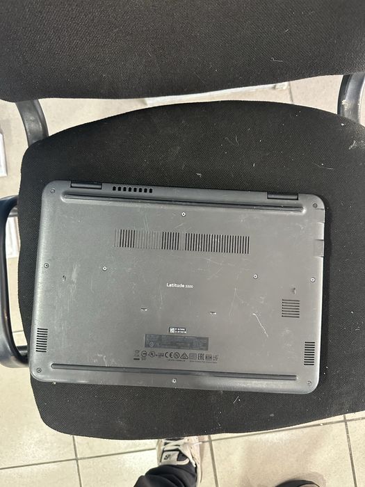 Vand laptop dell 3300 i3 7020u 8gb ssd 128gb full hd