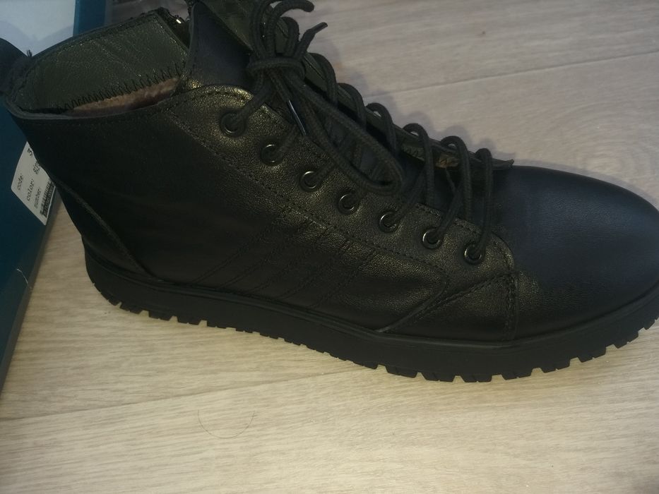 Продаётся зимная обувь