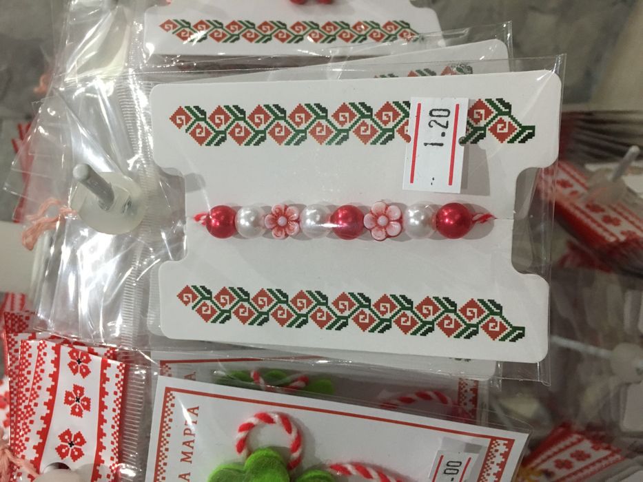 Мартеници ръчна изработка за ръка