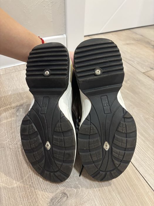 Дамски спортни обувки