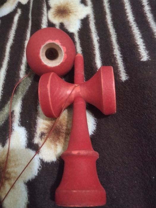 Vând Kendama Fuzzy Red Sweets