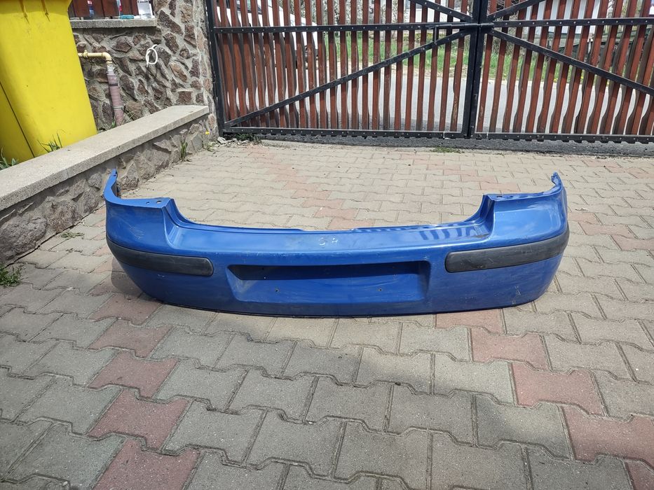 Bara spate Golf 4 pe Albastru