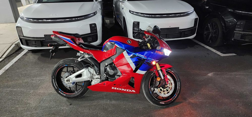 Motosikil Honda cbr600RR