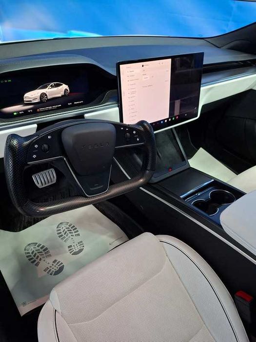 Tesla MODEL S – Plaid