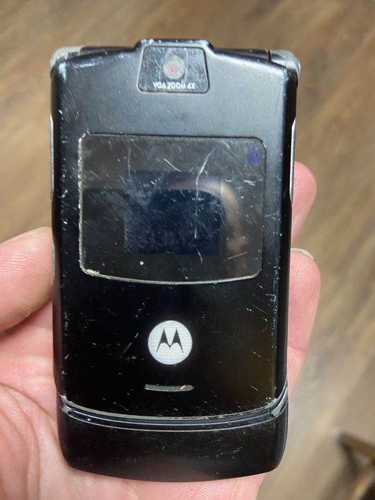 Motorola V3 в добро състояние