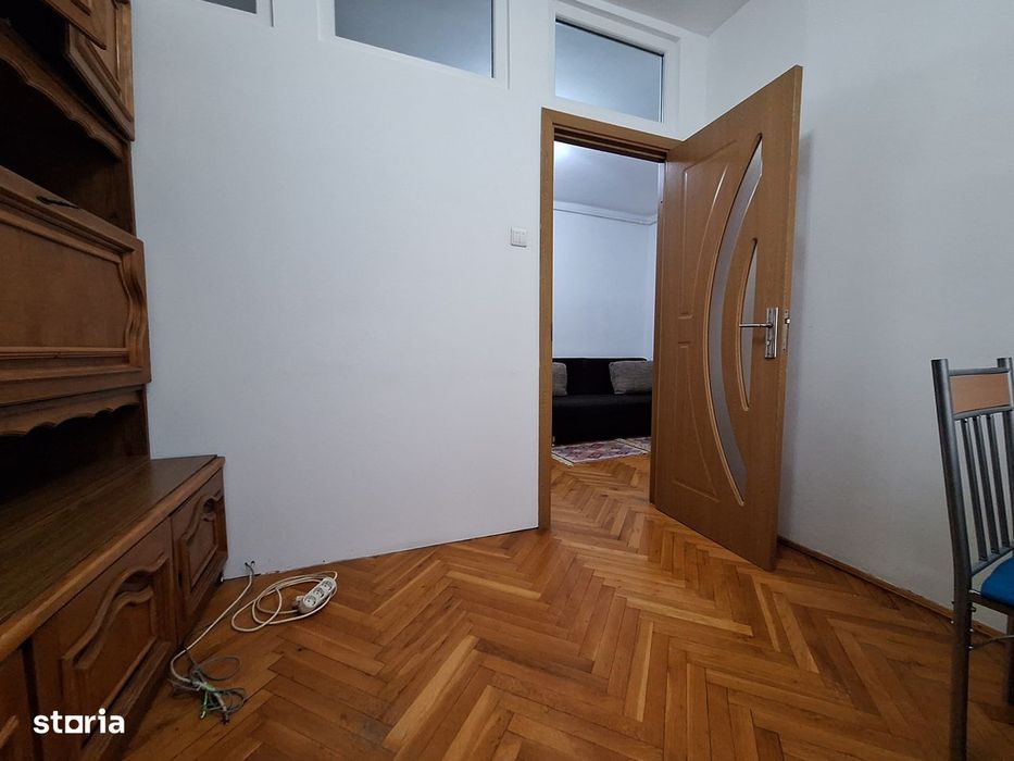 Apartament cu 2 camere| etaj intermediar| centrala proprie| Complexul