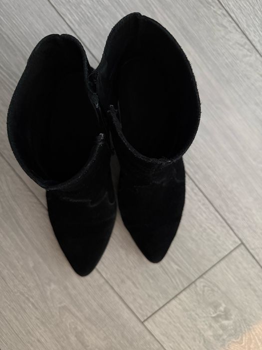 Ghete din piele intoarsa (masura 38)