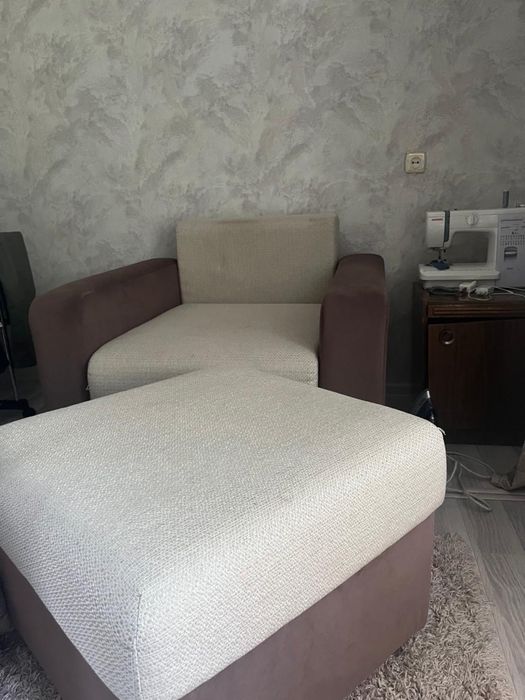 Продам диван для гостиной