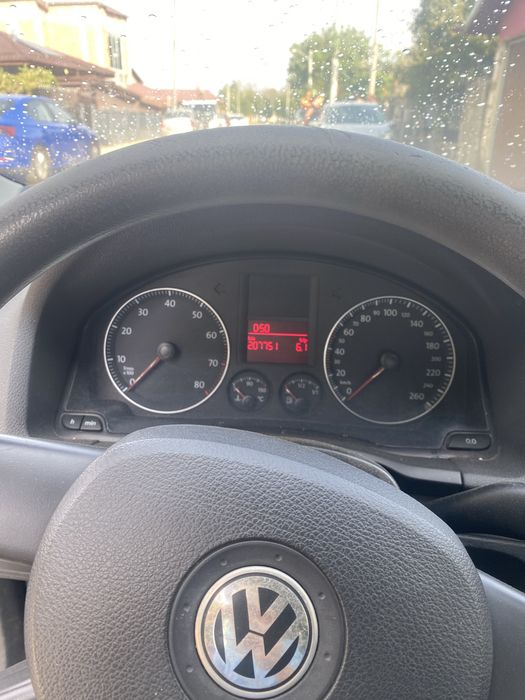 Volkswagen Golf 2005 benzină, 1.617 € — imagine 2