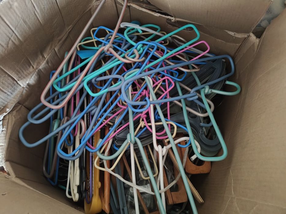 Вешалки для вещей